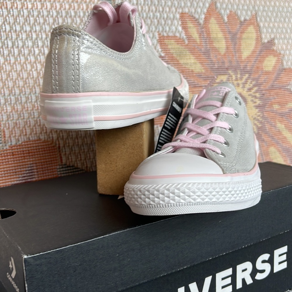 Converse WMNS 663671F
CTAS OX
MOUSE/PINK FOAM/WHITE Sneakers - Picture 2 of 16